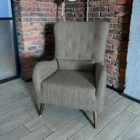 Avenger Dolphin upholstered chair