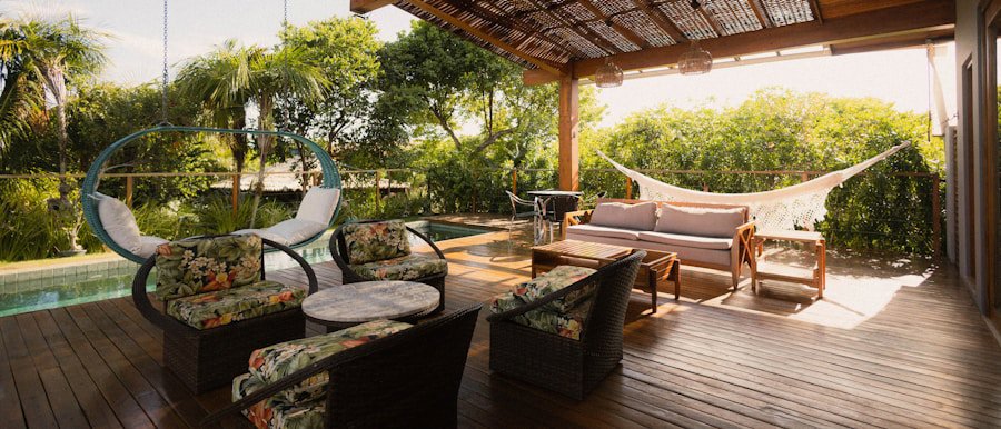 covered patio furniture