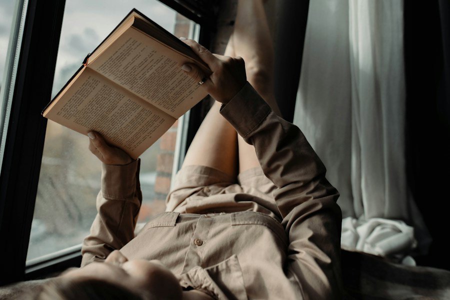 window seat reading nook